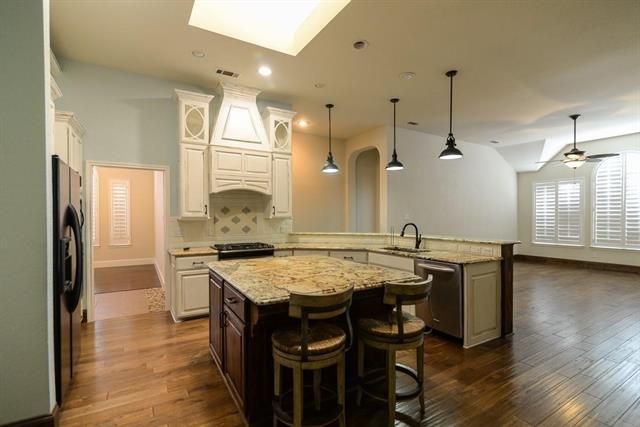 Building Photo - 2703 Summerwood
