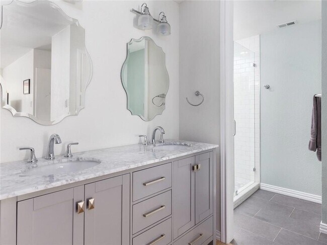 Foto del edificio - 4829 Trail Crest Cir