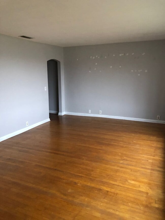 Foto del edificio - 3 Bedroom/1 Bath - Near Hoosier Park Racing and Casino