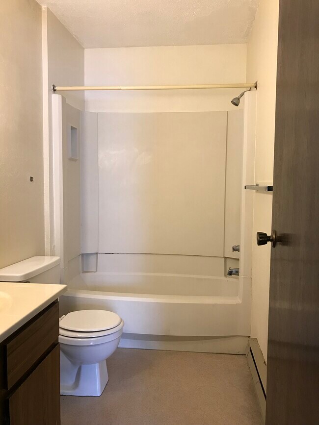 Baño - 1405 7th Ave SW