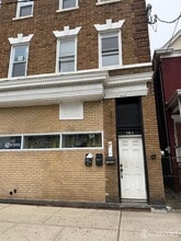 Building Photo - 346 Market St