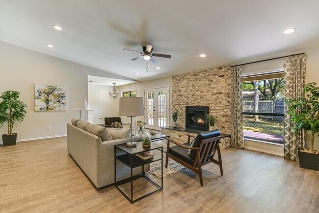 Foto del edificio - 4708 Cap Rock Dr