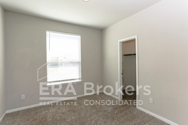 Building Photo - 1236 Grand Oak Trl