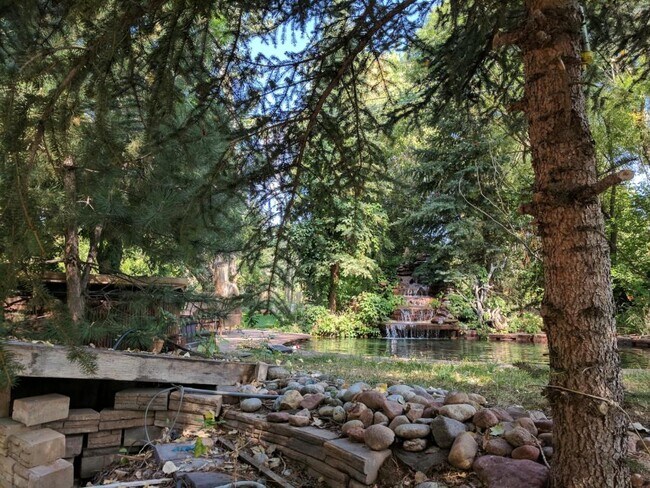 Building Photo - 1885 Upland Ave