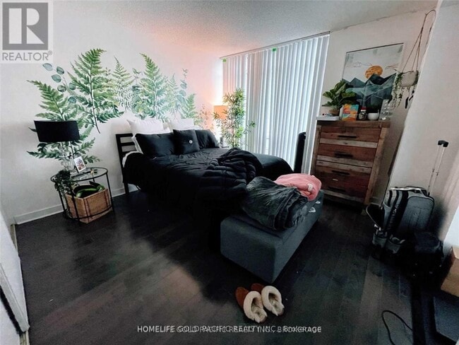 Photo du bâtiment - 1808-381-3381 Front St W