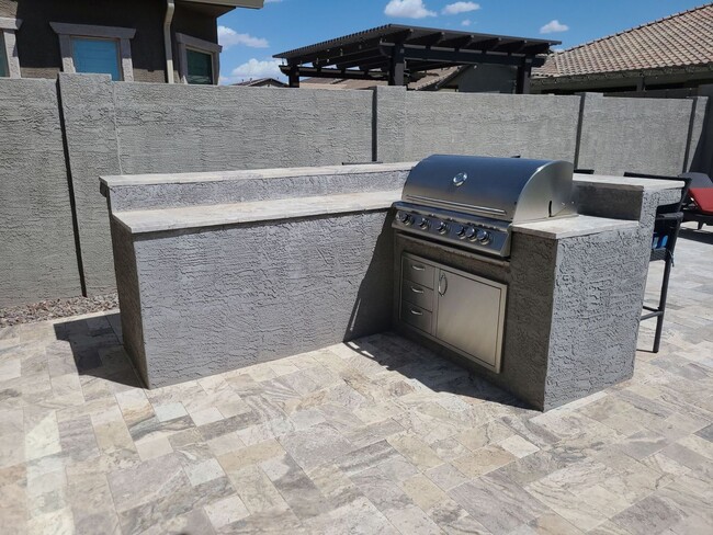Foto del edificio - Pristine Luxury Rental: Stunning 4-Bed, 2....