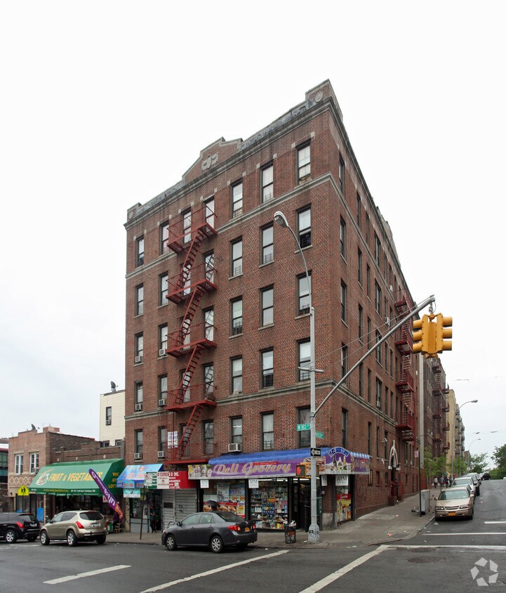 Foto principal - 18-24 W 183rd St