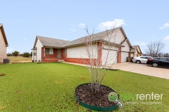 Building Photo - 2307 Coolwater St