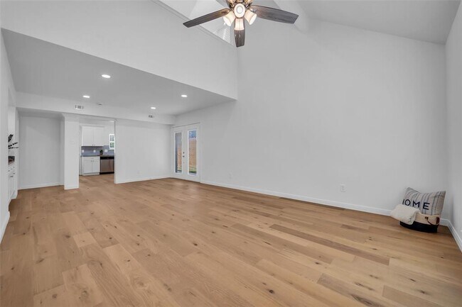 Building Photo - 23922 Creek Ridge Dr