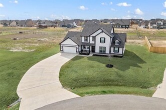 Building Photo - 127 Clearwater Ct