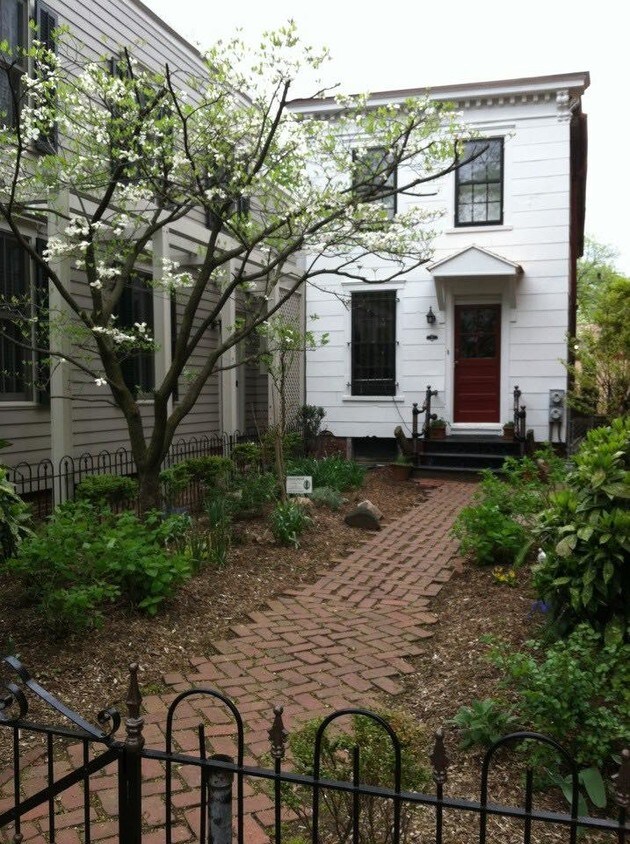 Primary Photo - 15 4th St NE