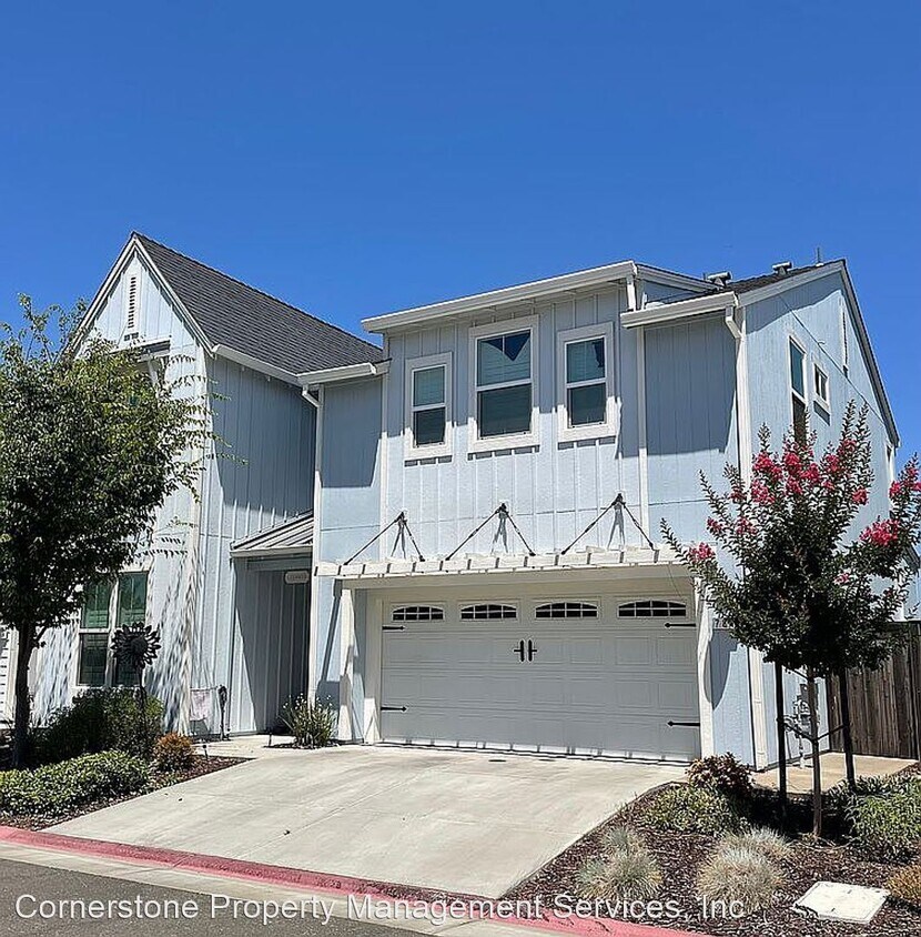 Primary Photo - 4 br, 3 bath House - 784 Farmhouse Way