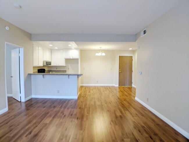 Building Photo - 158 S Madison Ave