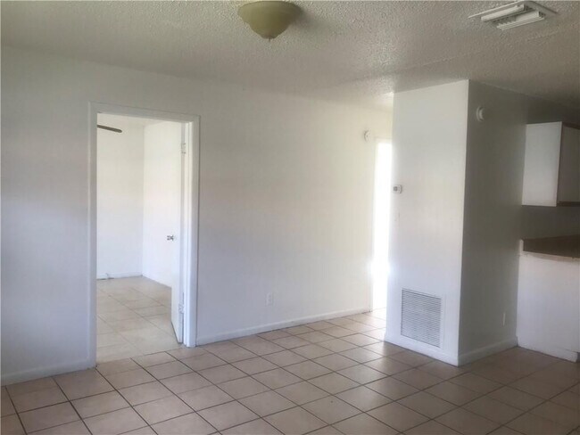 Foto del edificio - 1038 NW 8th Ave