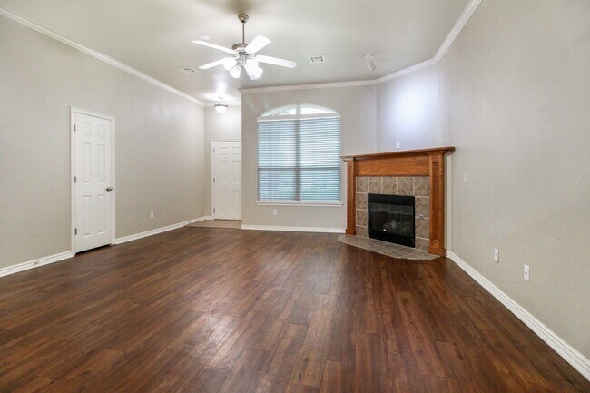 Foto del edificio - 2111 Scissortail Landing Dr
