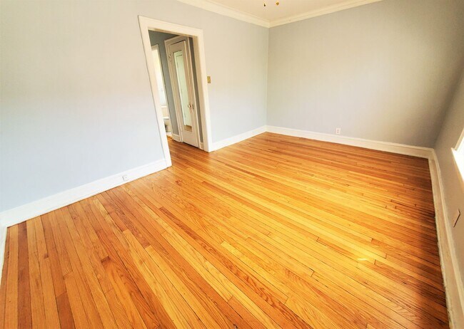 Foto del edificio - 5643 N Magnolia Ave