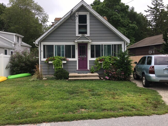 Building Photo - 40 Middletown Ave