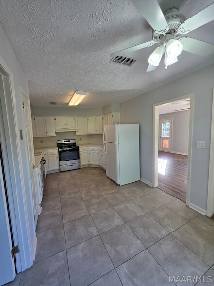 Foto del edificio - 6225 Whitewater Ct