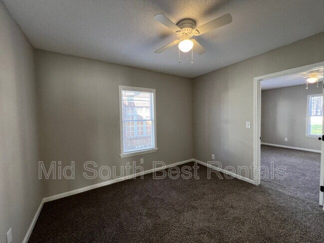 Building Photo - 60 E Fernwood Ave