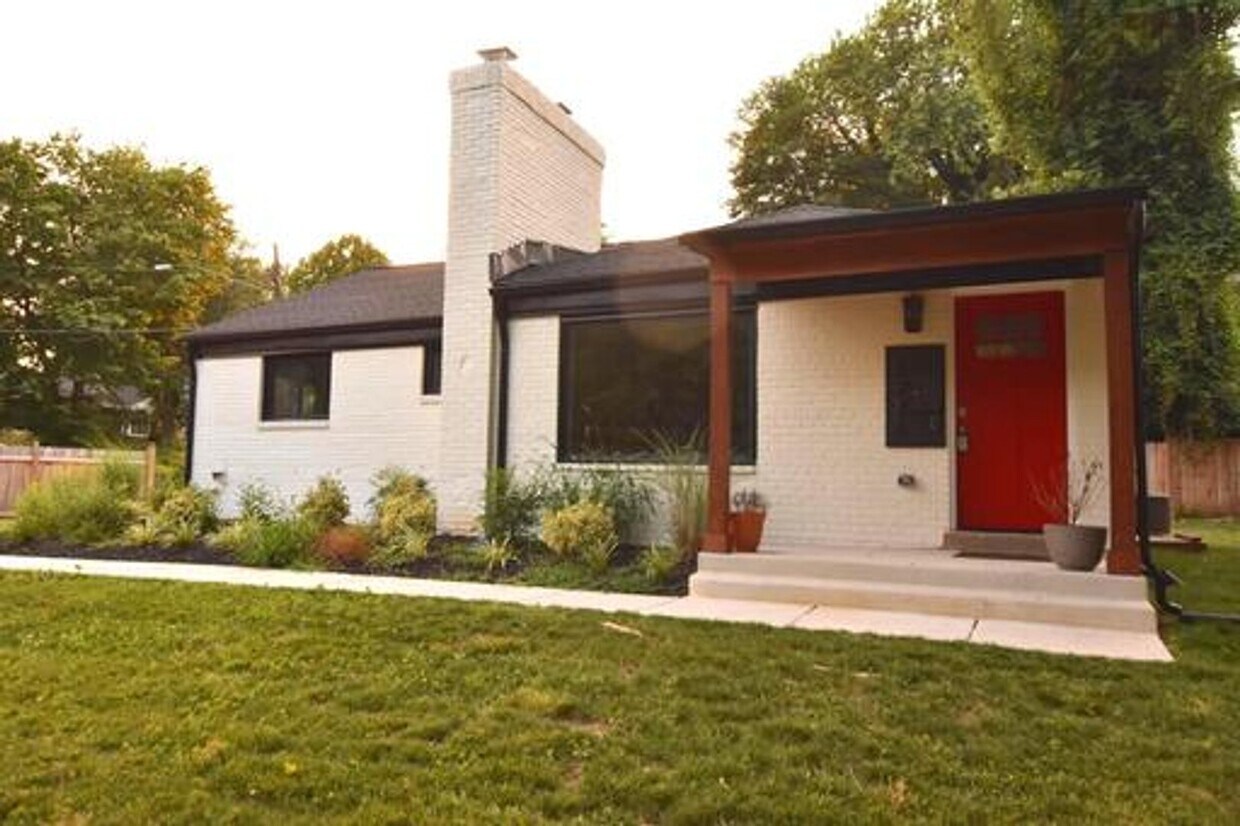 Primary Photo - An Absolute Marvel!!! 5BD & 3BA Rambler Ne...