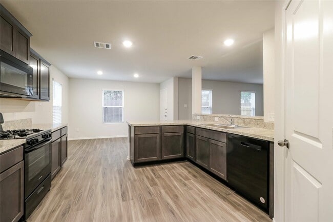 Building Photo - 2503 Shad Dr
