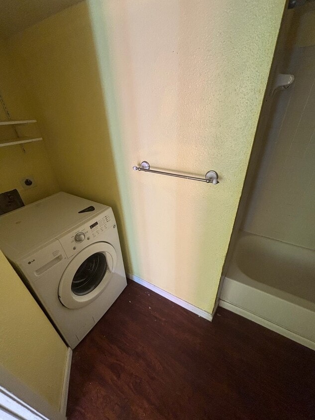 Foto del edificio - 17210 Imperial Valley Dr