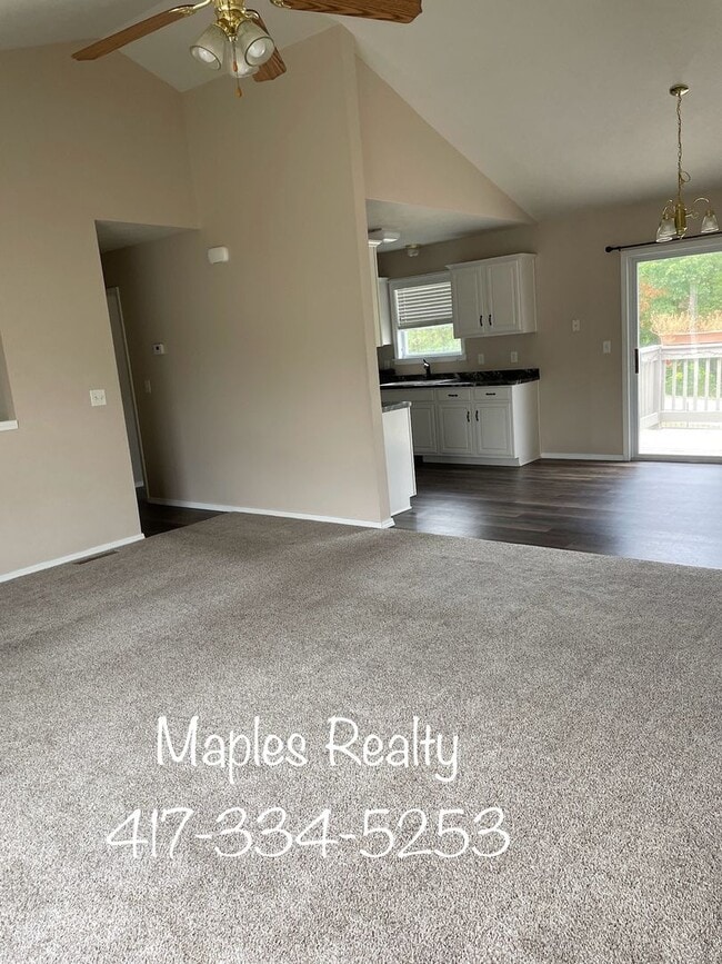 Building Photo - 3 Bedroom, 2 1/2 Bathroom Patio Home in Woodland Estates