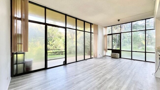 Building Photo - 5333 Likini St
