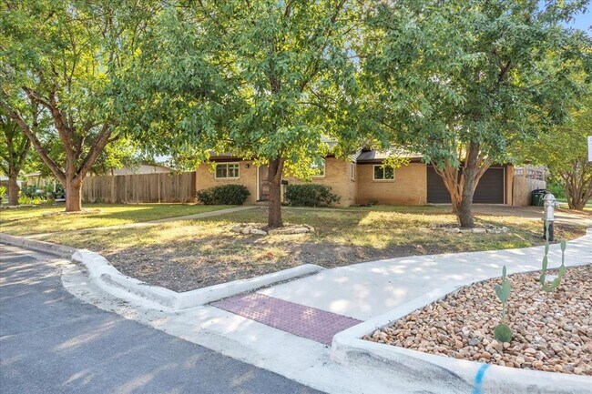 Foto del edificio - 8604 Brookfield Dr