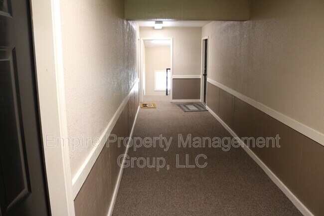 Building Photo - 224 Old Manor Rd