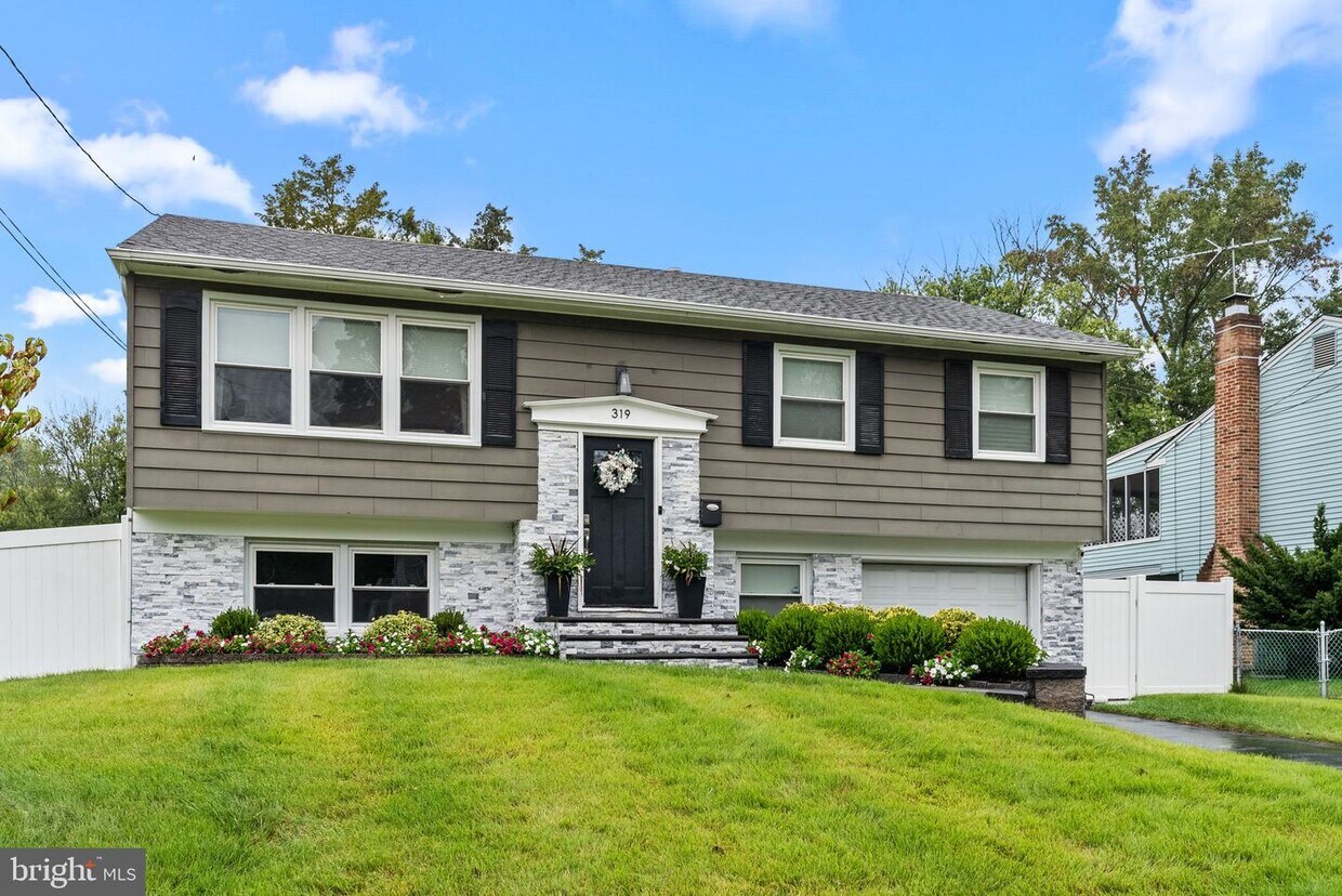 319 Fairmount Ave, Gloucester Township, NJ 08012 House Rental in