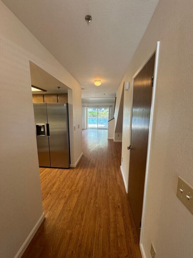 Building Photo - 2 Bedroom Condo with Garage in Parkside Condominiums by Meadow Park