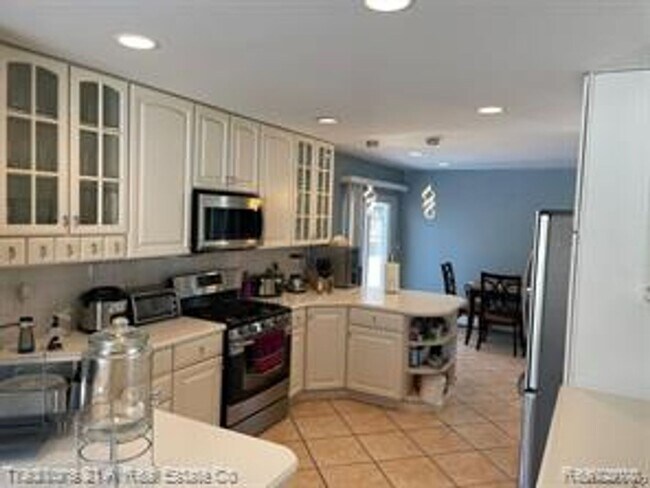 Building Photo - COMING SOON! Elegant 4-Bedroom Home in Pri...