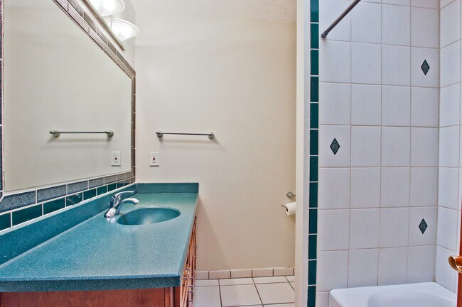 Building Photo - 923 Blackwell Ct
