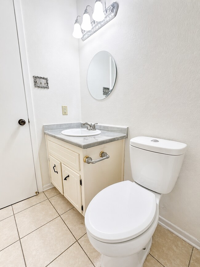 Building Photo - AVAILABLE NOW; APPLY AT OUR WEBSITE TODAY; 2 WEEKS FREE!!!