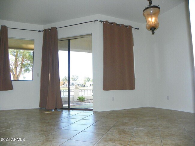 Foto del edificio - 8270 Hayden Rd