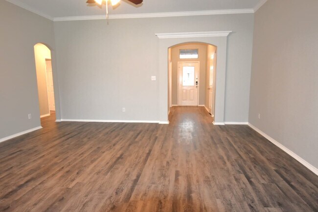 Building Photo - 737 Morgan Dr