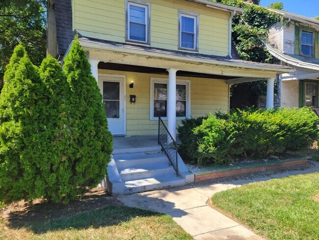 Foto del edificio - 1249 Wilson Ave