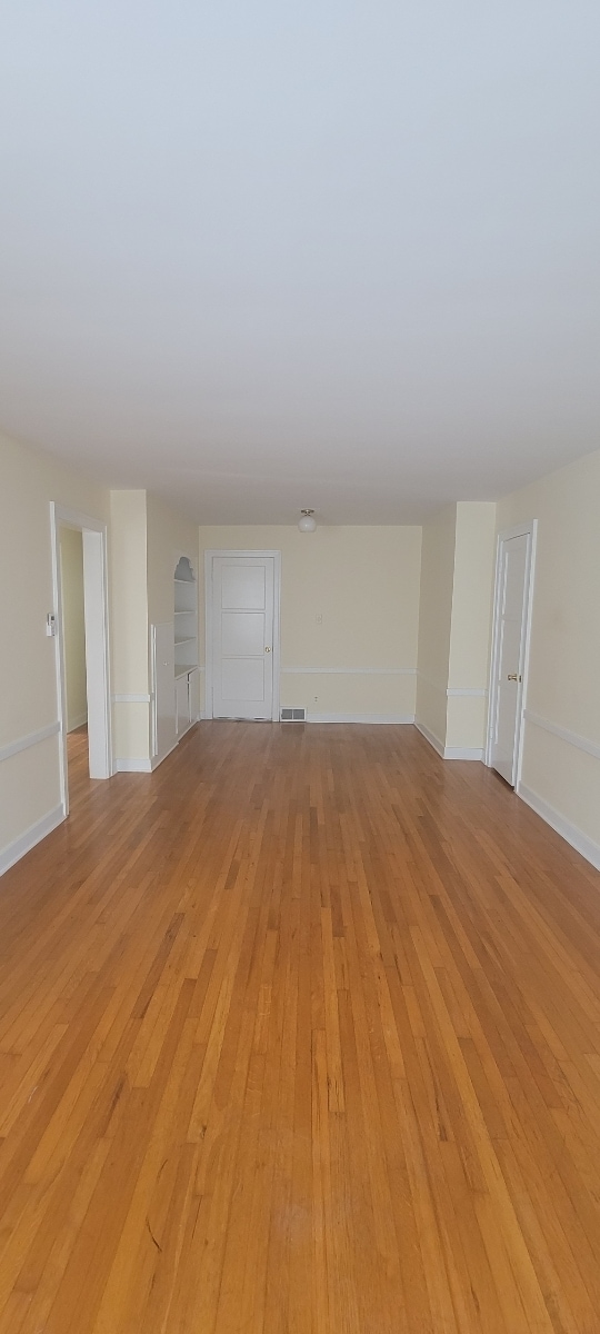 Building Photo - 1283 Devon Ave