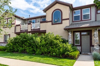 Building Photo - 2402 Parkfront Dr