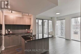 Building Photo - 1 Gloucester St