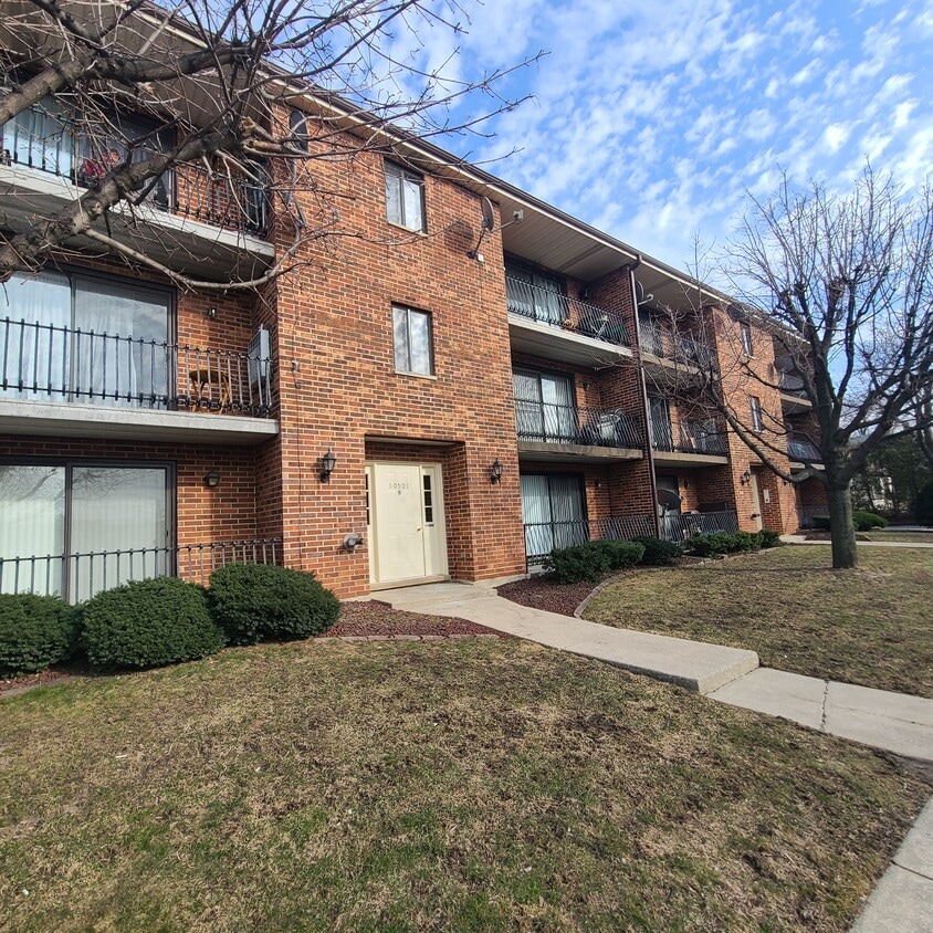 10501 S Highland Ave Unit 103 B, Worth, IL 60482 Condo for Rent in