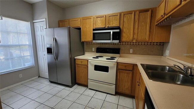 Building Photo - 4638 Sabal Key Dr