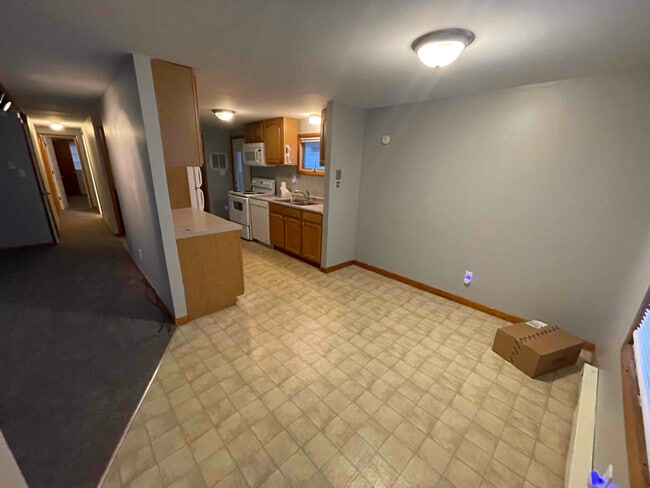 Building Photo - 146 Harriet St