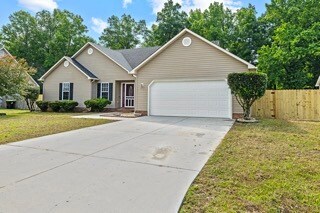 Foto del edificio - 132 Forest Bluff Dr