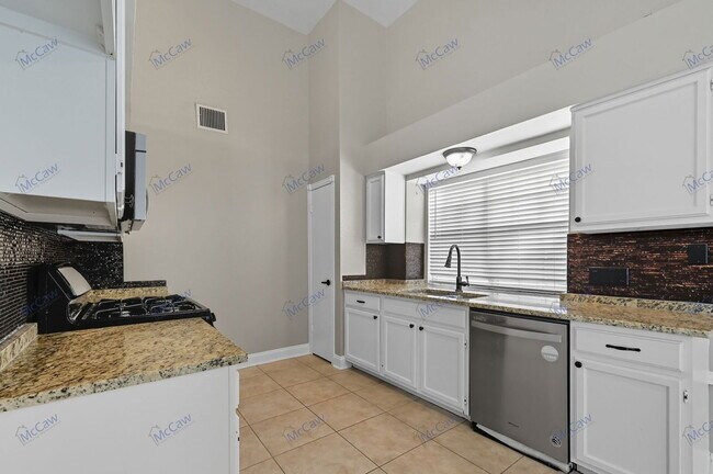 Building Photo - 8202 Weatherly Dr