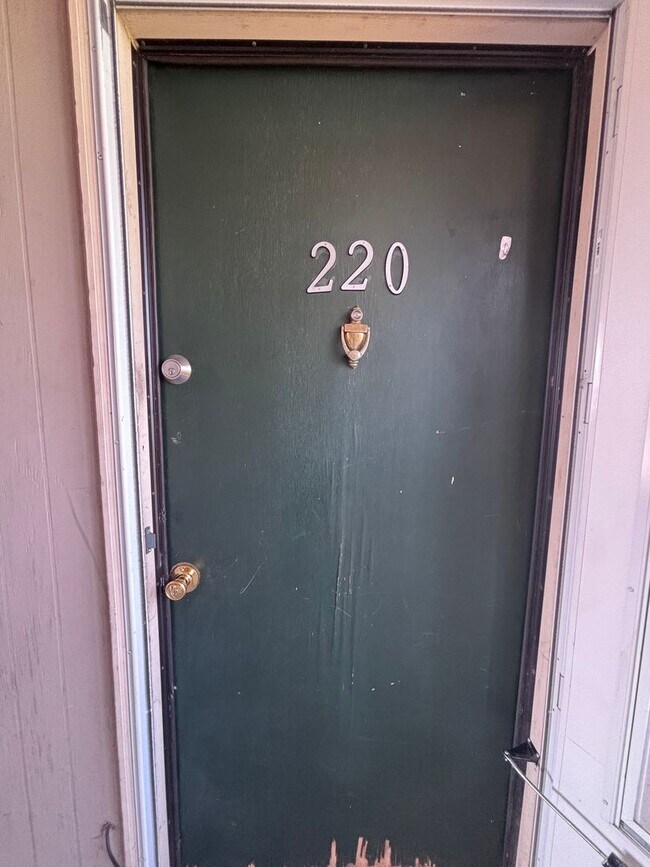 Foto del edificio - 326 Guilbeau Rd