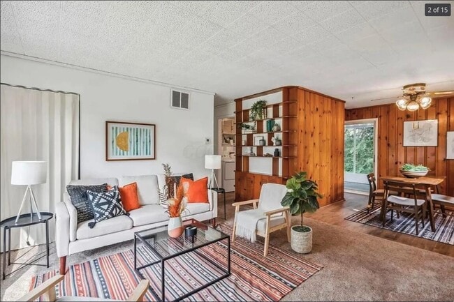 Foto del edificio - 1644 Eastbrook Dr S