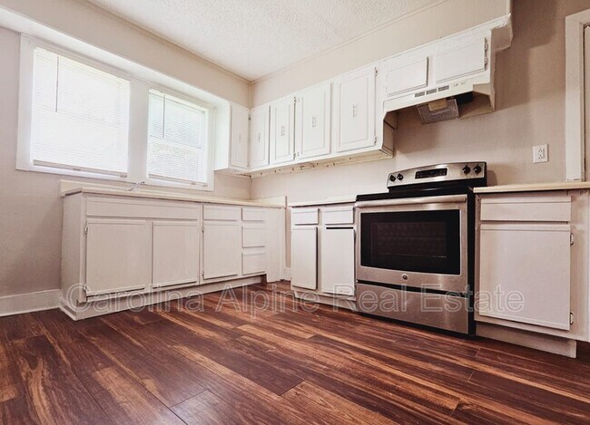 Foto del edificio - 709 N Myrtle St