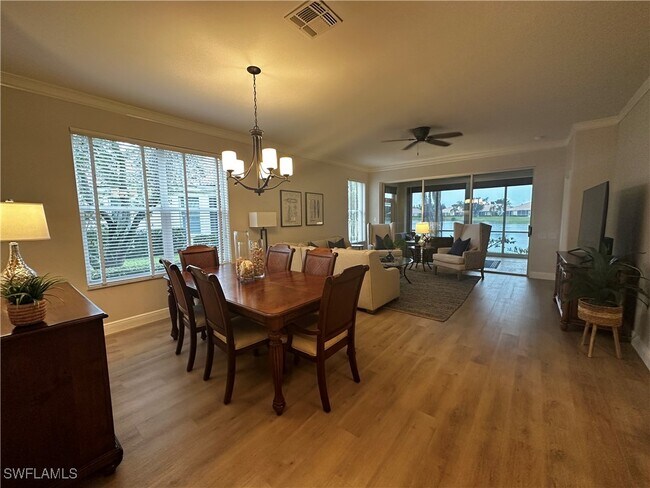 Foto del edificio - 8837 E Bay Cir